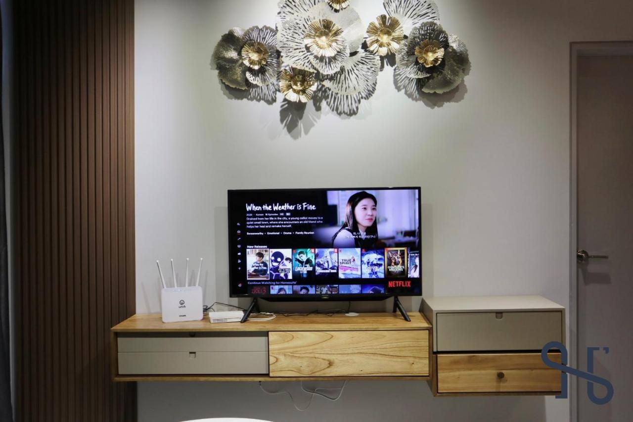 Homesuite' Home At Jesselton Quay Кота Кинабалу Екстериор снимка