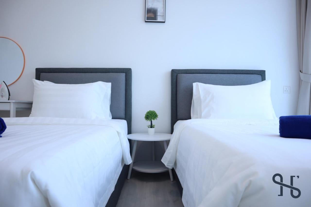 Homesuite' Home At Jesselton Quay Кота Кинабалу Екстериор снимка