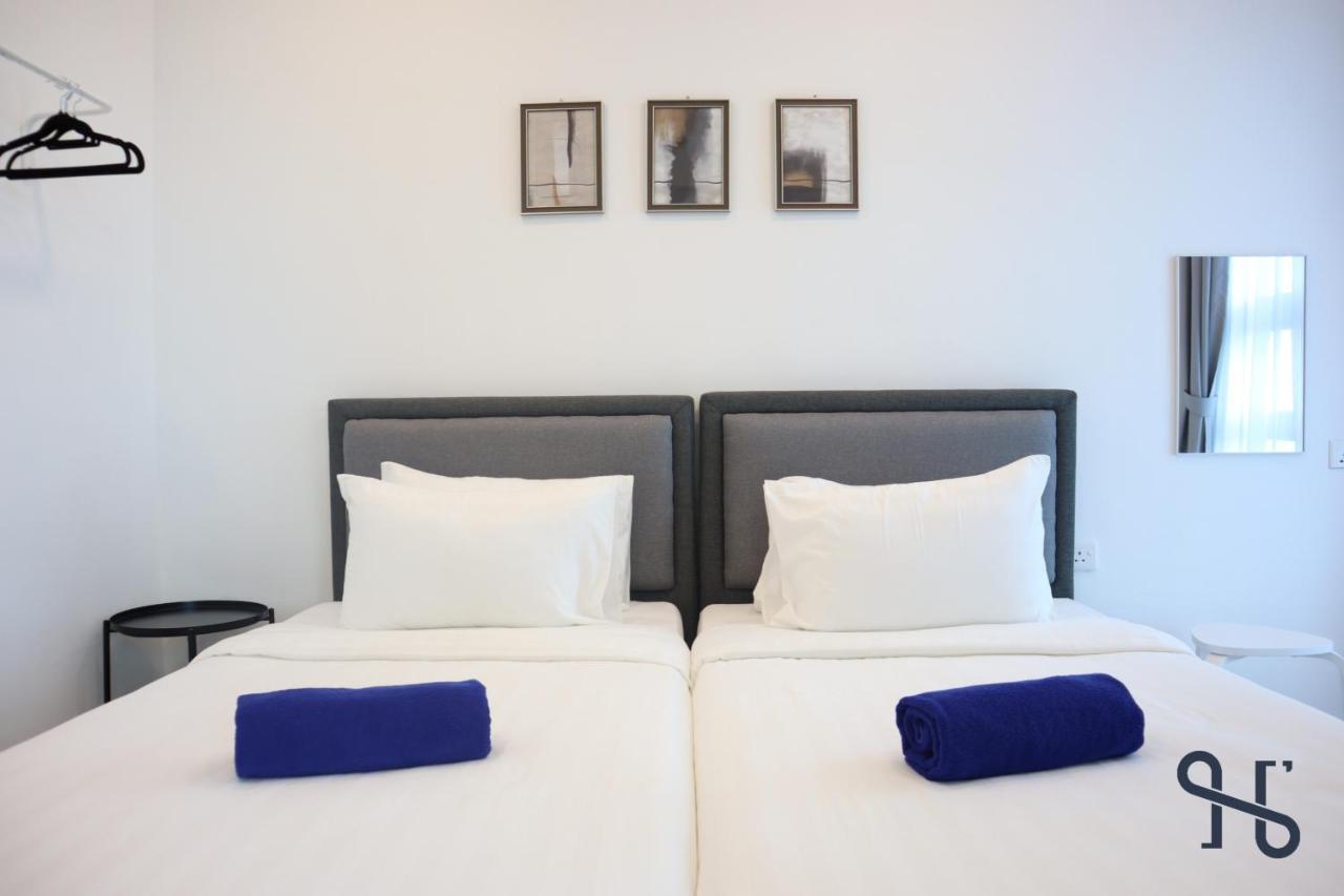 Homesuite' Home At Jesselton Quay Кота Кинабалу Екстериор снимка